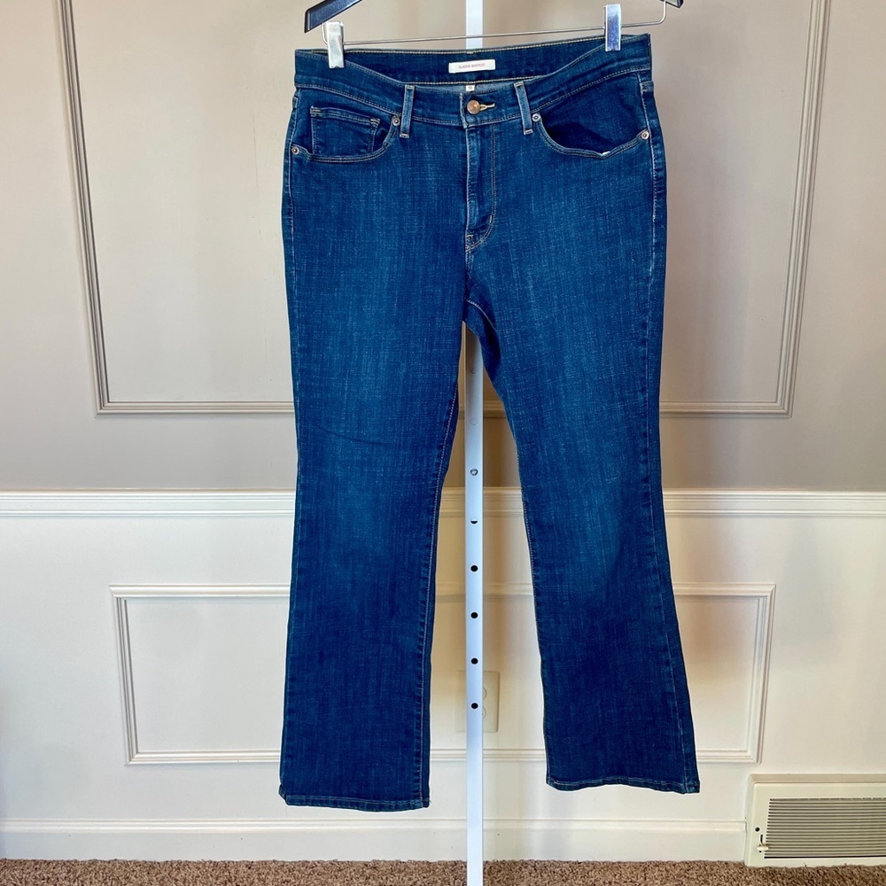 Levi's Women's 10 Classic Bootcut EUC Dark Blue Not Distressed Timeless Stretch